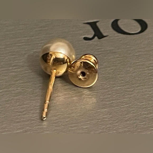 C💕D💕 Pearl Earrings - Picture 14 of 16